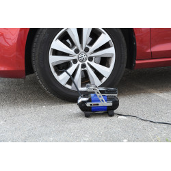 Kompresor 12V HIGH POWER se světlem 